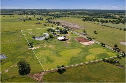 323 County Road 450 Thorndale, TX 76577