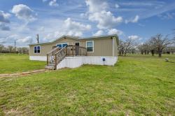 158 County Rd 228 Gonzales, TX 78629