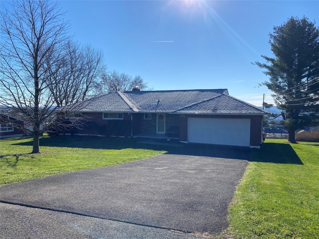 MLS 323464 7 O'day Drive Endicott, NY 13760