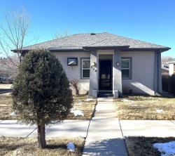 310 S 5Th St Hot Springs, SD 57747