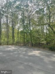 5400 Mollys Glen Mineral, VA 23117