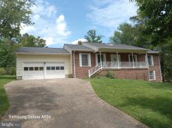 8332 Hilltop Avenue Vienna, VA 22182