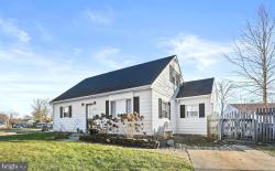 3703 Holly Grove Middle River, MD 21220