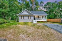 405 Cedar Ln Colonial Beach, VA 22443