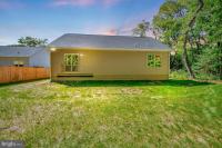 405 Cedar Ln Colonial Beach, VA 22443