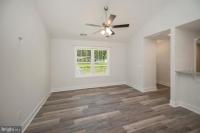 405 Cedar Ln Colonial Beach, VA 22443