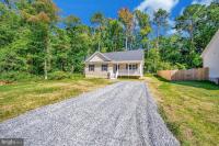 405 Cedar Ln Colonial Beach, VA 22443