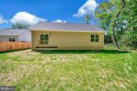 405 Cedar Ln Colonial Beach, VA 22443
