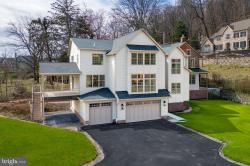 1692 Weyhill Drive Center Valley, PA 18034