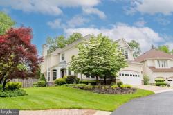 2207 Frank Street Vienna, VA 22182