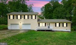 121 Woodland Dr Stafford, VA 22554