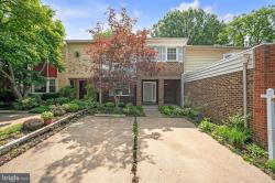 1034 Moorefield Creek Road SW Vienna, VA 22180