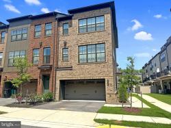5525 Valmarana Way Alexandria, VA 22312