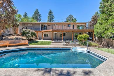 704 Elkader Street Ashland, OR 97520