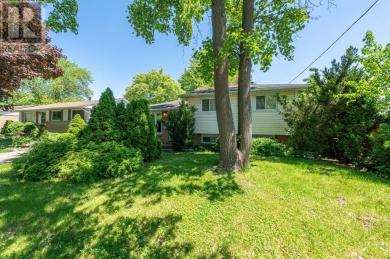 220 LANSDOWNE AVENUE South Sarnia, ON N7S1G9