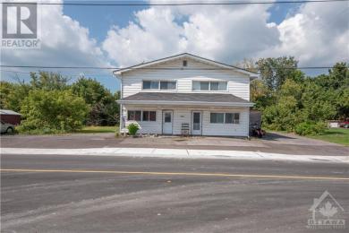 2870 COLONIAL ROAD Sarsfield, ON K0A3E0