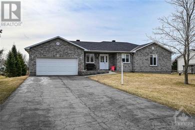 6686 STANMORE STREET Greely, ON K4P1G7