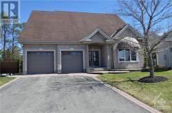 137 BEAUMONT STREET Rockland, ON K4K1R6