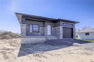 5 Champlain Street, St Isidore, Ontario K0C2B0