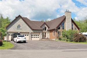 995 Limoges Road, Limoges, Ontario K0A2M0