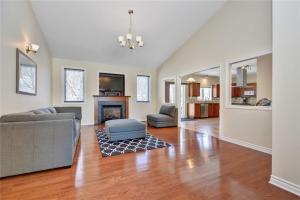 6350 Blossom Trail Drive, Ottawa, Ontario K4P0B1