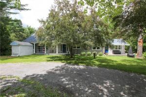 1095 Quigley Hill Road, Cumberland, Ontario K4C1H2