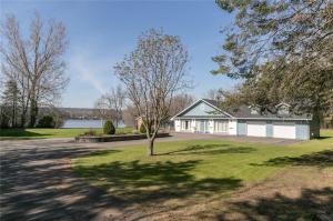 2570 Bay Rd Road, L'orignal, Ontario K0B1K0