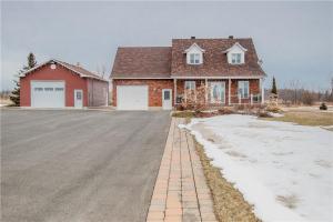 1171 Route 200 Route, Vars, Ontario K0A3H0