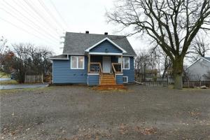 70 Rossland Avenue, Ottawa, Ontario K2G2K8