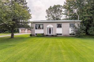 1675 Bay Rd Road, L'orignal, Ontario K0B1K0