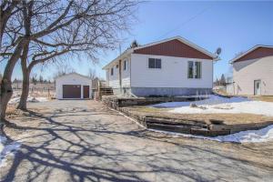 174 Ottawa Street, Limoges, Ontario K0A2M0