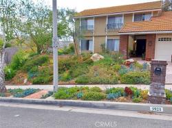3921 Declaration Avenue Calabasas, CA 91302