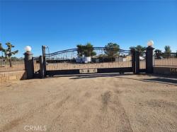 9930 Desert Lane Phelan, CA 92371