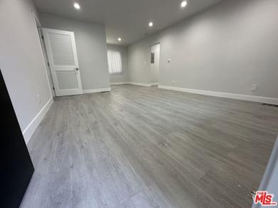 1145 S Holt Avenue 11 Los Angeles, CA 90035