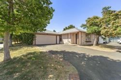41124 Via Halcon Temecula, CA 92591
