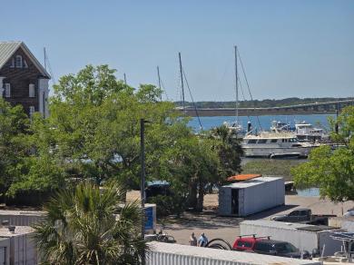 14 Lockwood Drive 2e Charleston, SC 29401