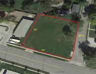 910 E 2nd Avenue, Indianola, IA 50125