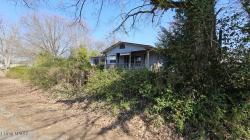 402 Long St Englewood, TN 37329