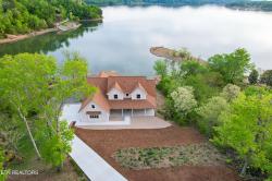 2126 Stone Harbor Drive Dandridge, TN 37725