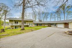 605 S Lake Drive Oneida, TN 37841