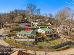 564 Flat Hollow Marina Rd Speedwell, TN 37870