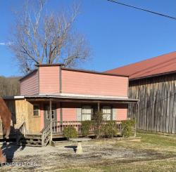 4533 E Lamar Alexander Pkwy Walland, TN 37886