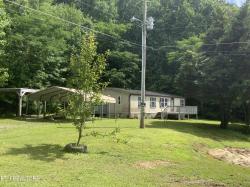 124 Freeman Rd Oliver Springs, TN 37840