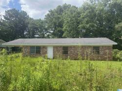1412 S 7th Street Lanett, AL 36863