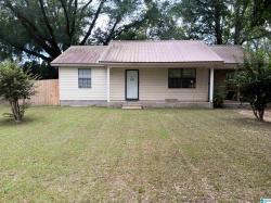 215 Greenbriar Street Selma, AL 36701