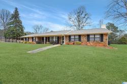 63 Mississippi Avenue Thorsby, AL 35171