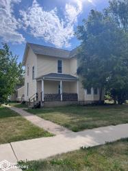 1132 West Street Grinnell, IA 50112