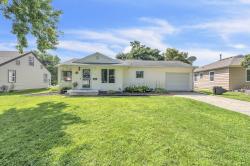 1645 Maplecrest Drive Estherville, IA 51334