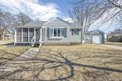 1660 Maplecrest Drive Estherville, IA 51334