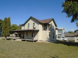 18 N 8Th Street Estherville, IA 51334